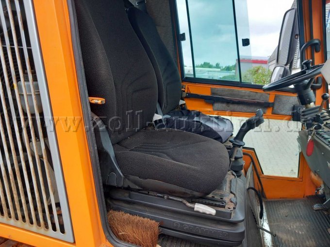 Fahrerkabine vorne rechts
