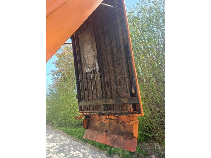 Klappe von Mähcontainer (Ausleerung)
