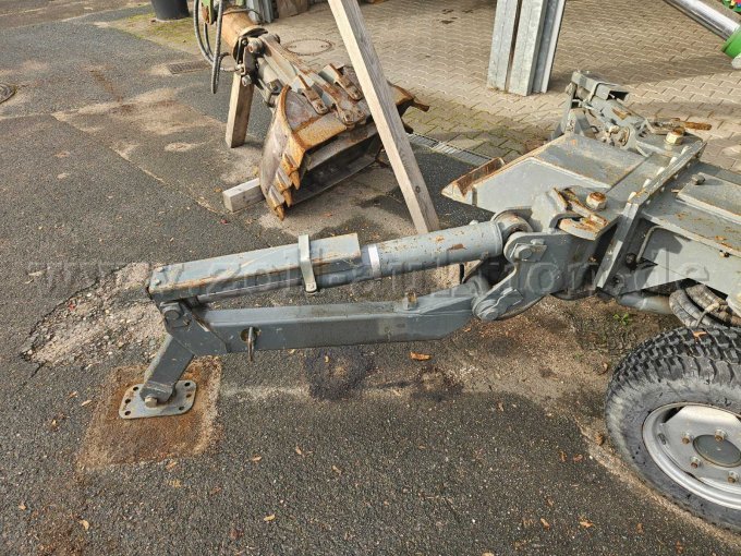 Stützen vorne (ausgefahren)