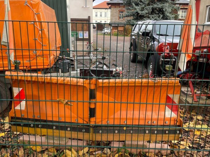 Schneeschiebeschild vorne