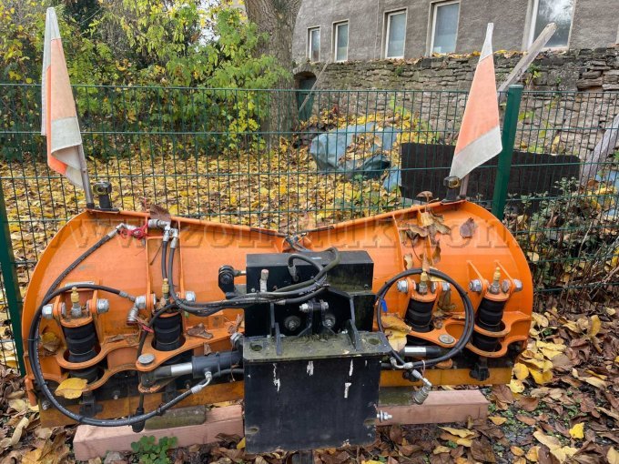 Schneeschiebeschild von hinten