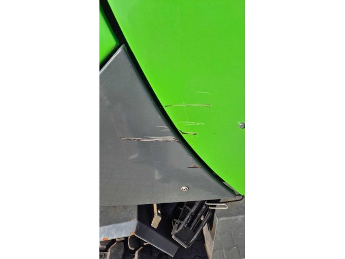 Kratzer an Seitenverkleidung