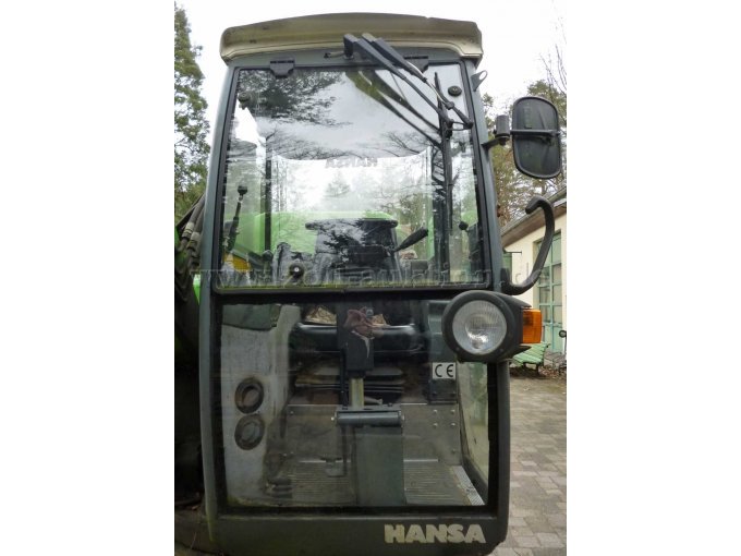 Fahrerkabine von Außen