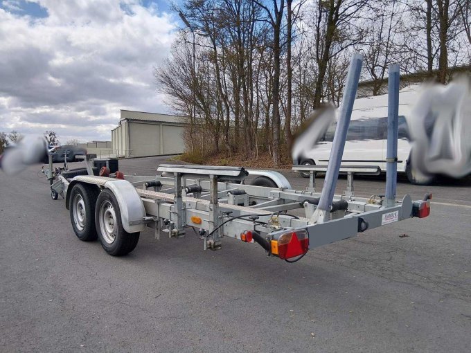 Ansicht von hinten schräg links