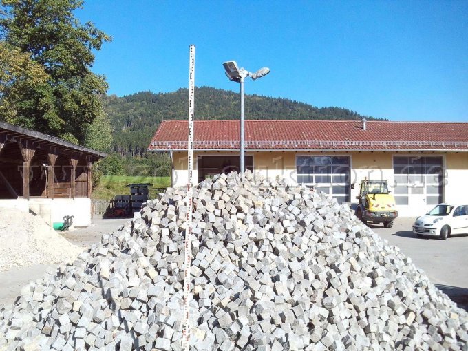 1 Haufen mit gebrauchten Granit Pflastersteinen – foto 4 – kavel bij Zoll-Auktion, Bernried