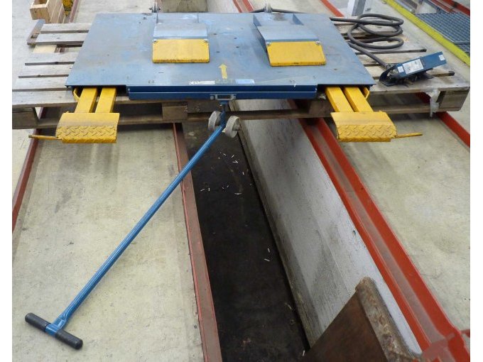 Ansicht von hinten. Bühne komplett zusammengebaut