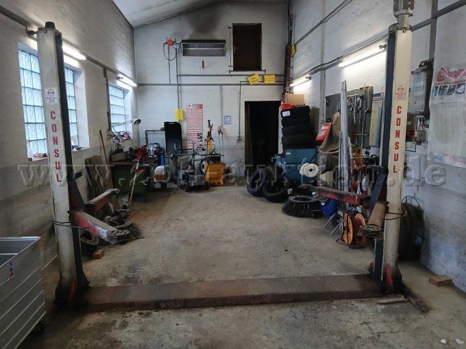 Hebebühne teilausgefahren