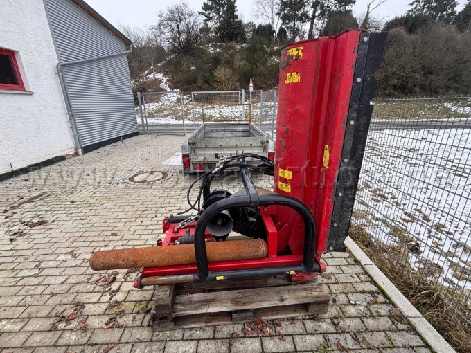 Gesamtansicht von vorne