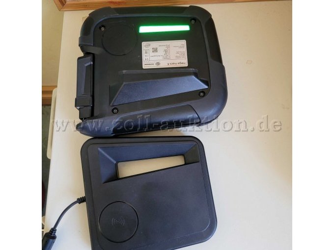 Rückseite des Diagnosegerätes mit Ladestation