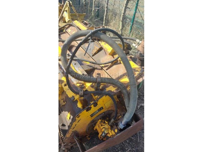 Fehlernder Schlauch Ölmotor vorhandener Schlauch im U von und zum Ölmotor geführt