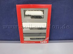 Gesamtansicht des Herpa Anhänger Set 75080- Kipp-Silo , Kühlkoffer , Pritsche-Plane