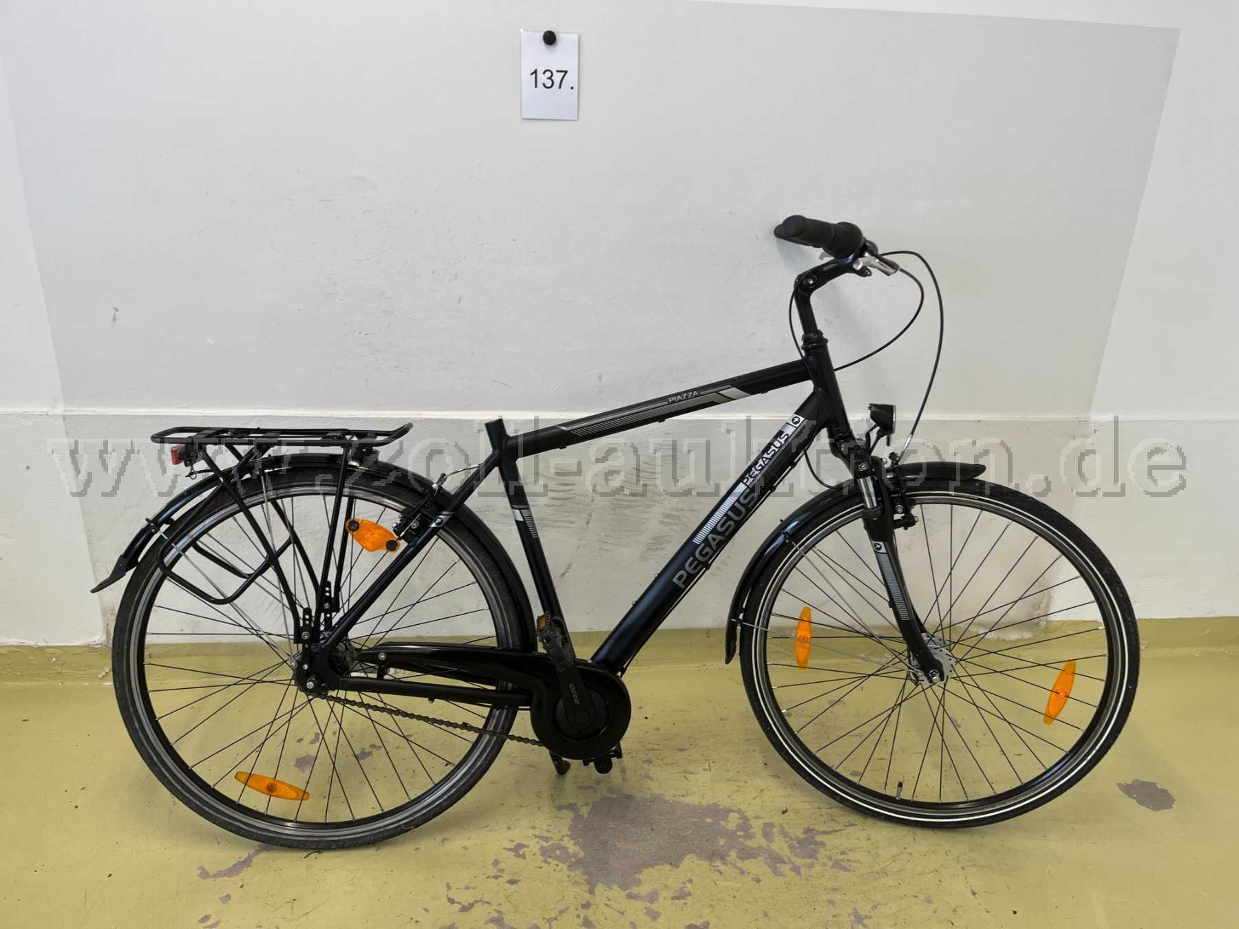 custom gravel bike Field Top Farbe:Reines Weiß Wiener Linien übernehmen: Citybikes