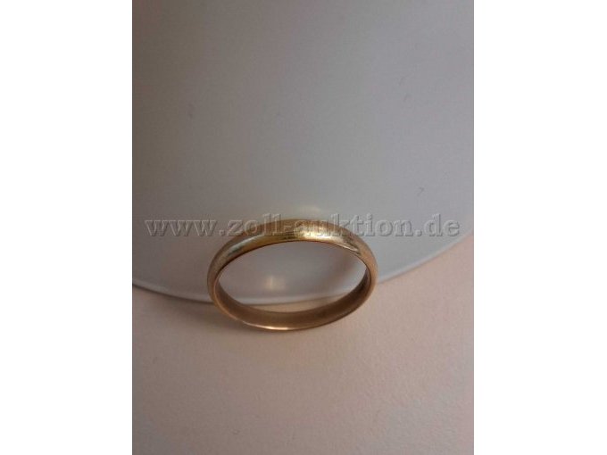 Ring stehend