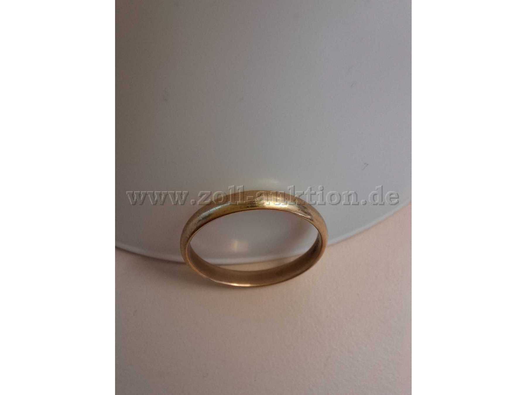 Ring stehend