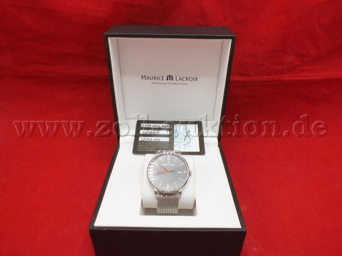 Detailansicht der Uhr in der Schatulle