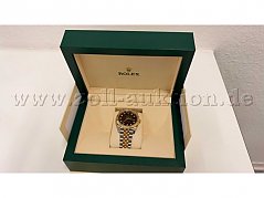 Uhr in Box