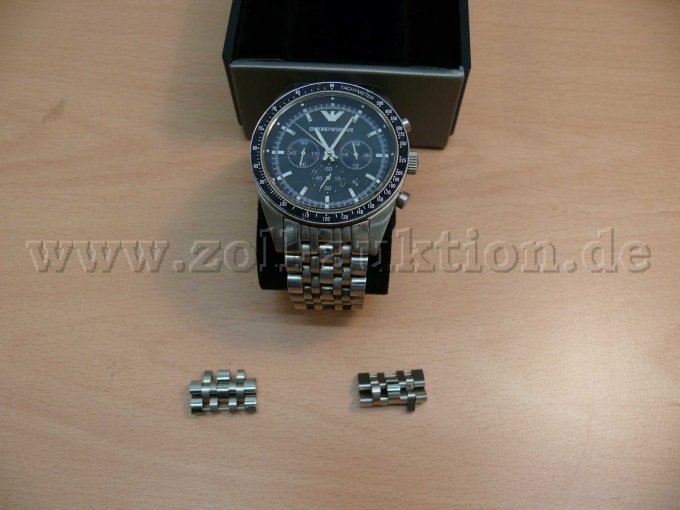 Uhr mit 2 weiteren Armbandgliedern