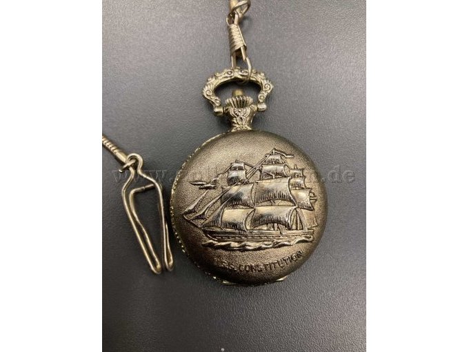 Rückseite mit Schiffspunze