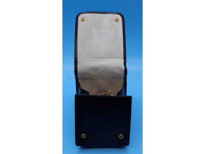 Etui geöffnet/aufgeklappt