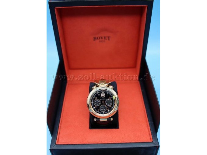 Front nah Uhr m geöffneten Etui nah2