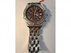 Armbanduhr liegend