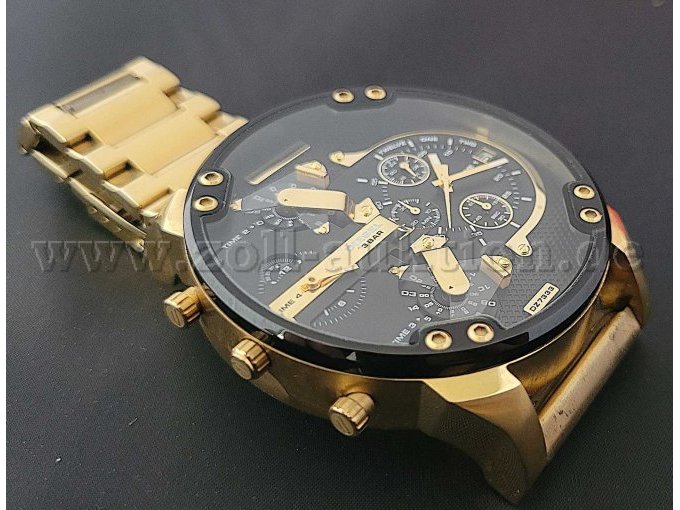 Diesel Herrenuhr Mr. Daddy 2.0 großes Chronographen-Ziffernblatt in schwarz gold Ansicht Front rechts