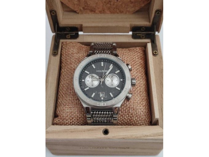 Uhr in Uhrenbox
