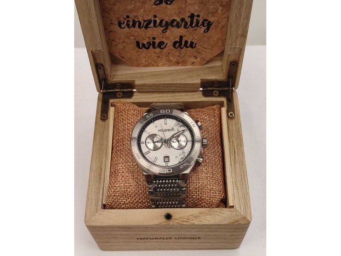 Uhr in Box