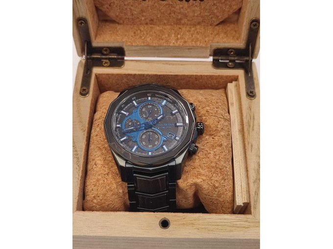 Uhr in Box