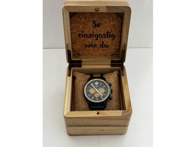 Uhr in Box