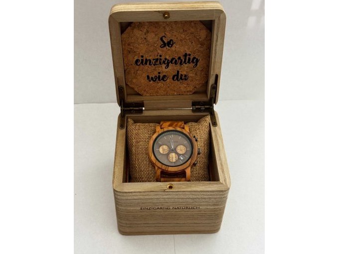 Uhr in Box