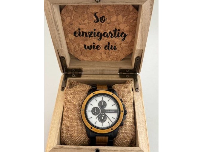 Uhr in Box