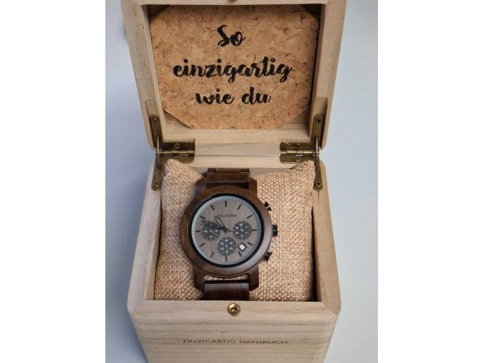 Uhr in Box