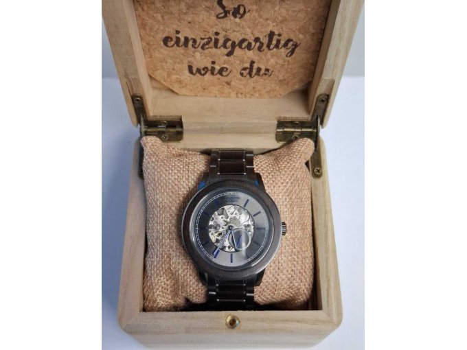 Uhr in Box