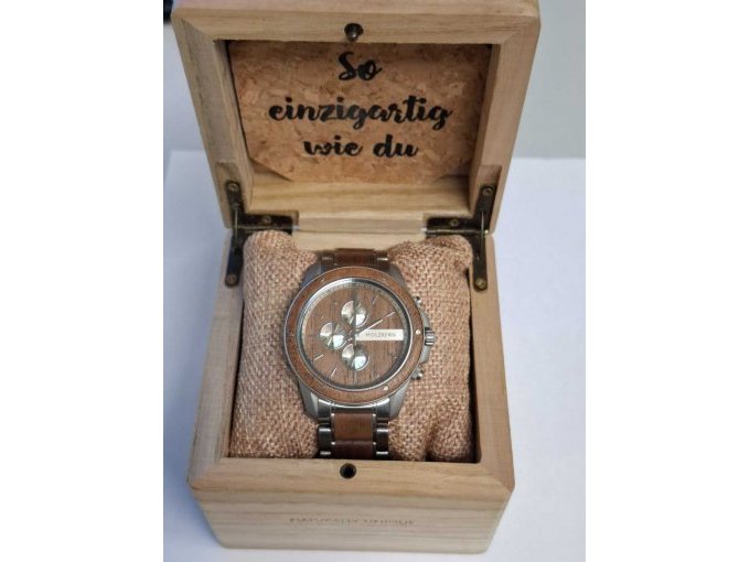 Uhr in Box