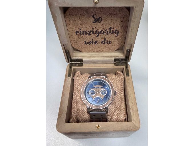 Uhr in Verpackung Uhr in Verpackung