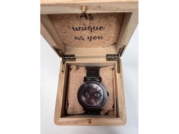 Uhr mit Verpackung Uhr mit Verpackung