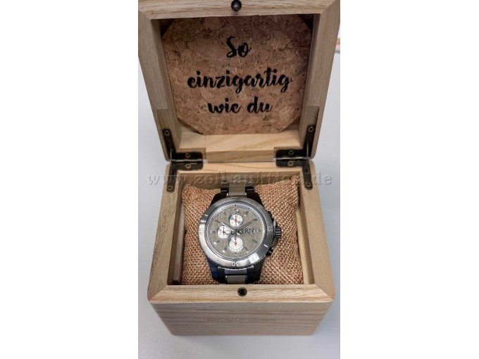 Uhr mit Verpackung Uhr mit Verpackung