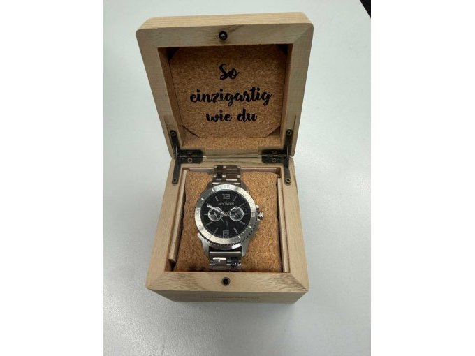 Uhr in Verpackung Uhr in Verpackung