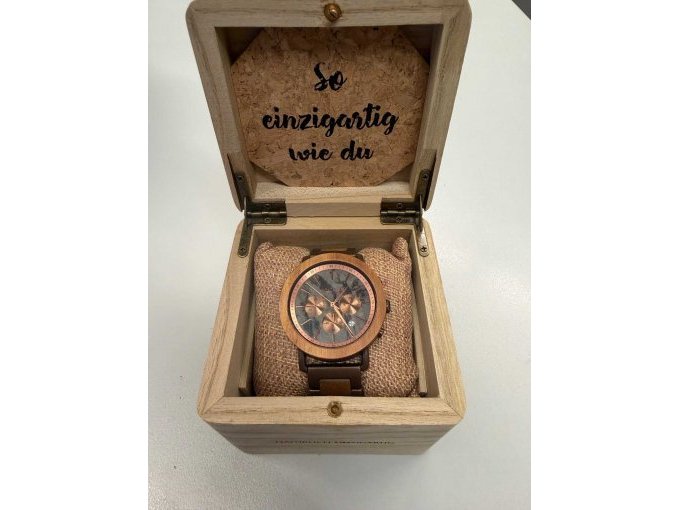 Uhr in Verpackung Uhr in Verpackung