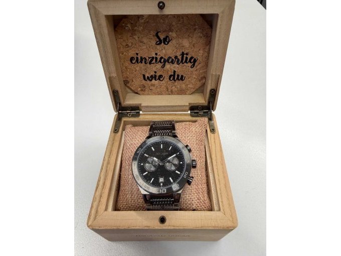 Uhr mit Verpackung Uhr mit Verpackung