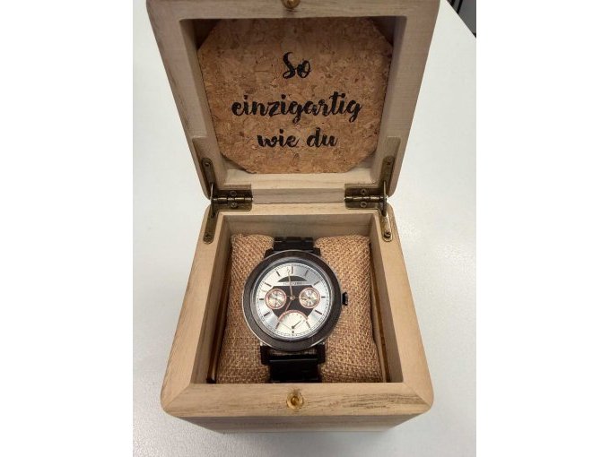 Uhr in Verpackung Uhr in Verpackung