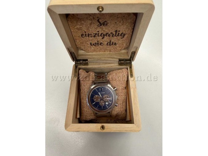 Uhr in Verpackung Uhr in Verpackung