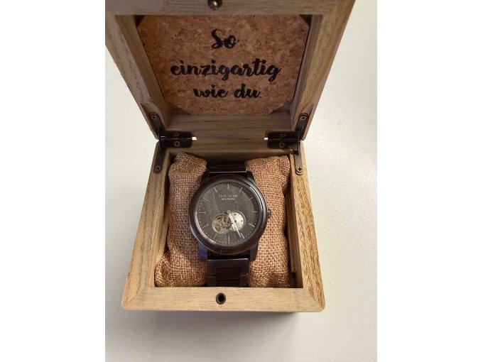 Uhr in Verpackung Uhr in Verpackung