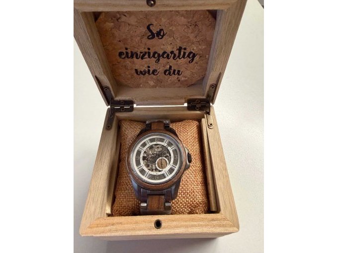 Uhr in Verpackung Uhr in Verpackung