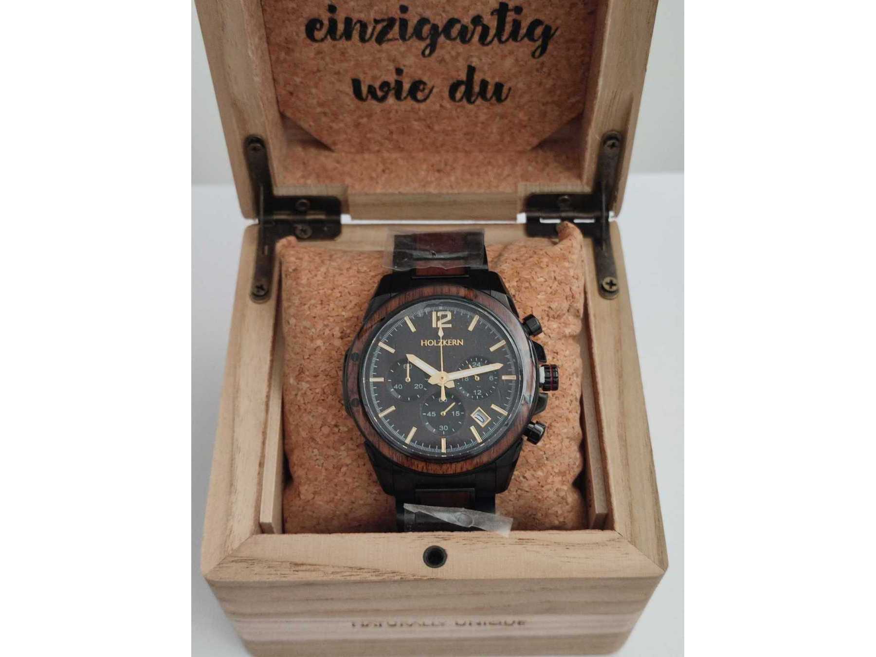 Uhr in Uhrenbox
