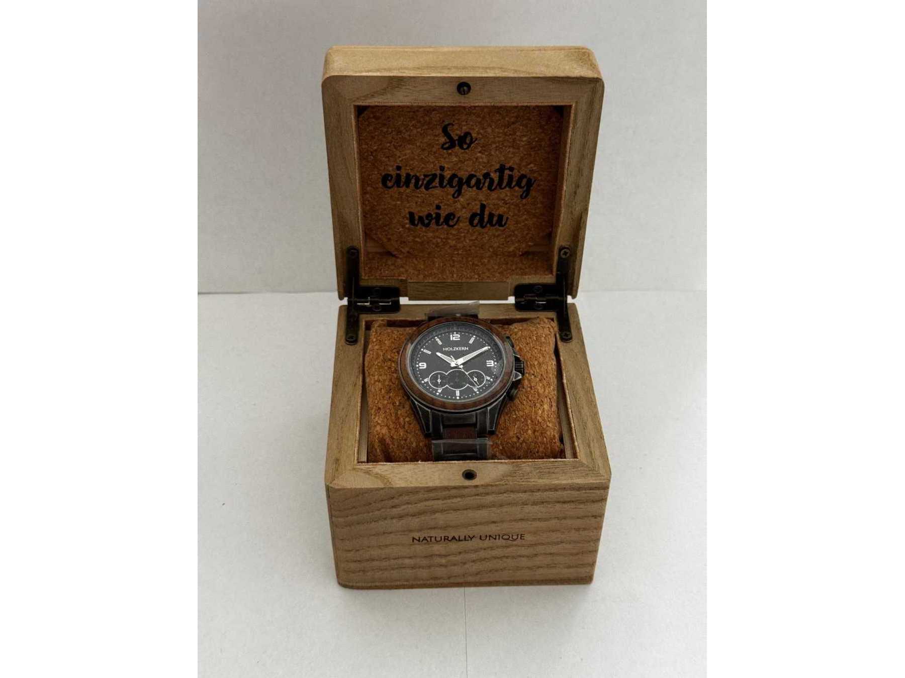 Uhr in Box