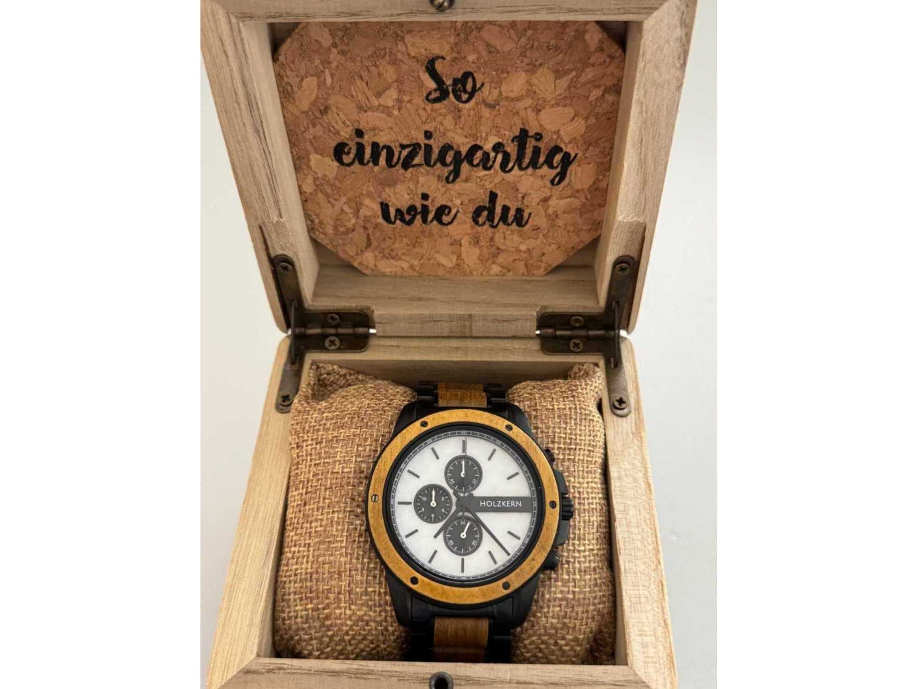Uhr in Box