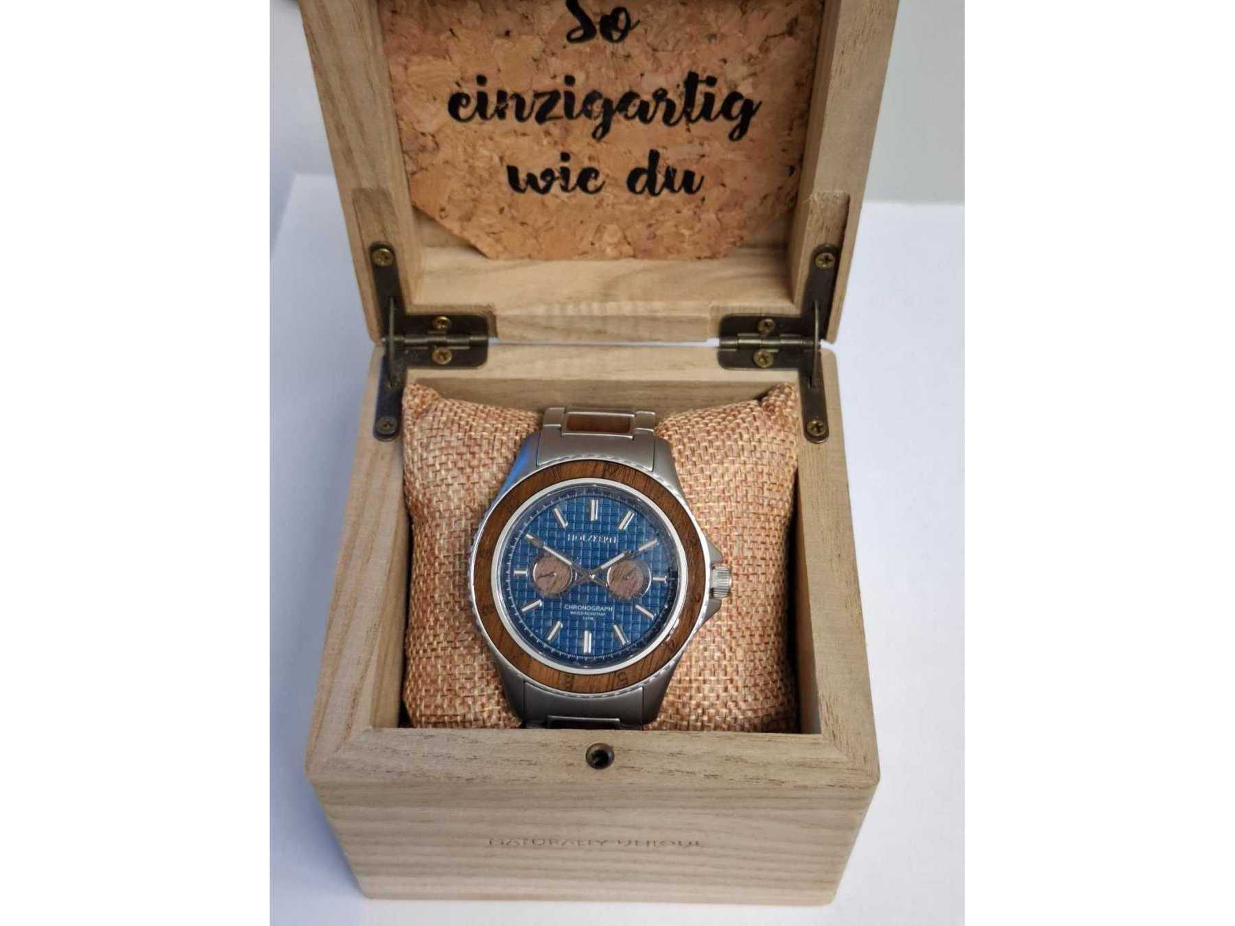 Uhr in Box