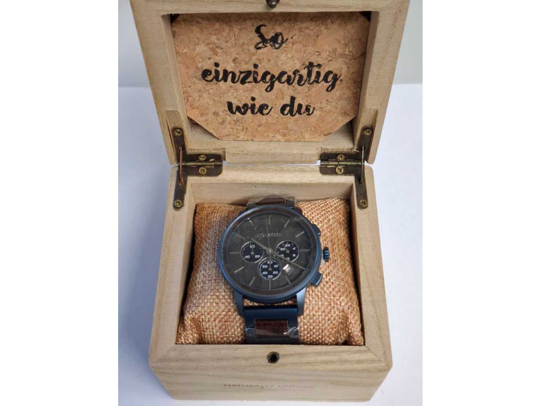 Uhr in Box